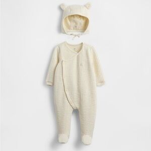 Baby Gap Cross Over One-Piece with Bear Hat Size 3-6m
